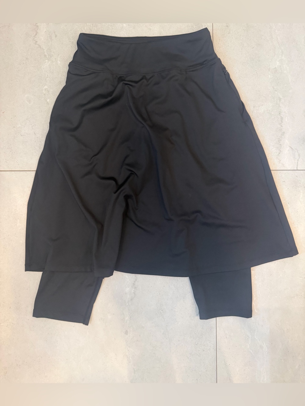ANIVIVO Black Skirted Capri Leggings w/ Pockets – Size M